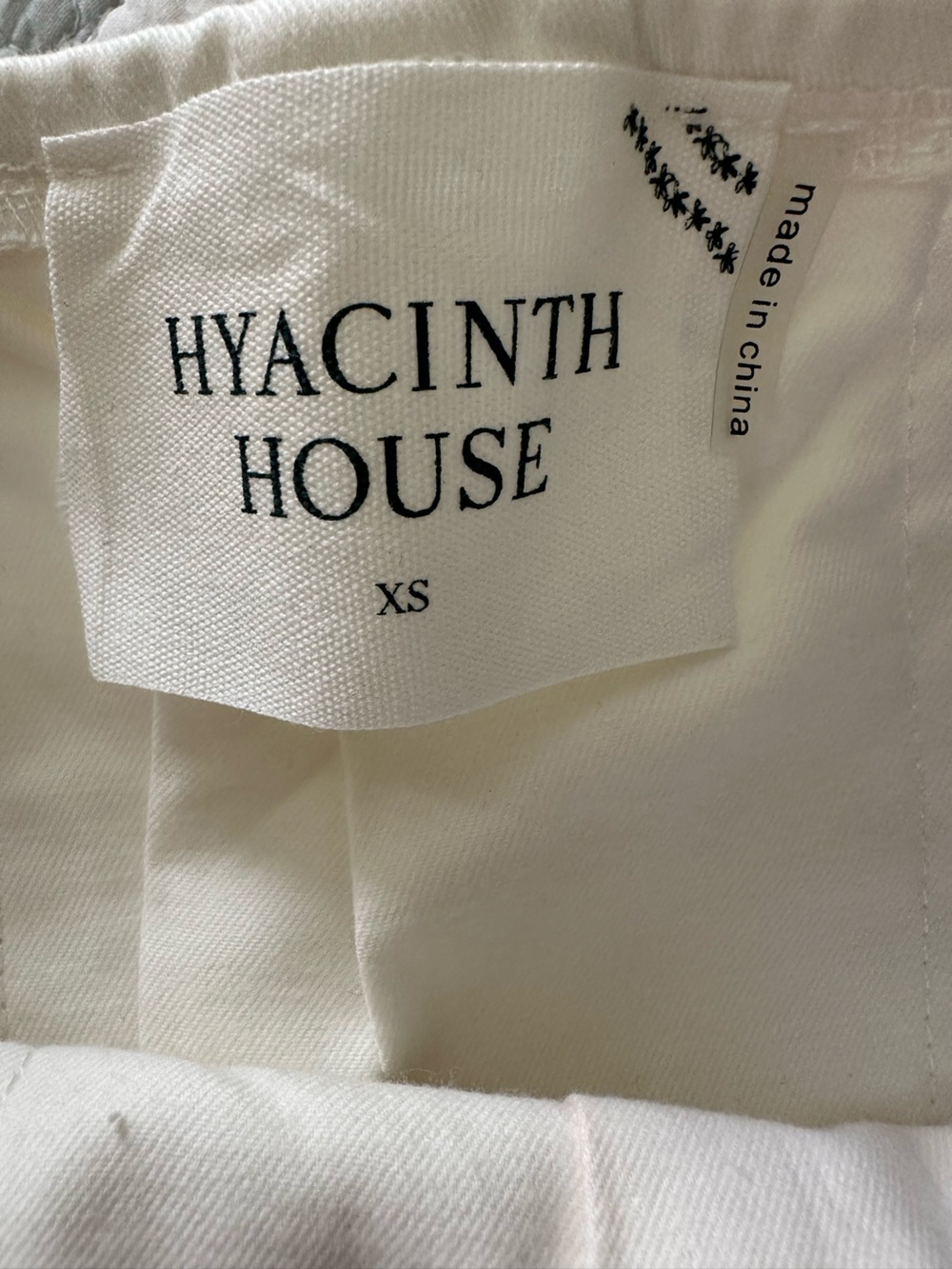 Hyacinth House Tuckernuck White Peplum Bustier Top with Light Blue Straps - Picture 4 of 5